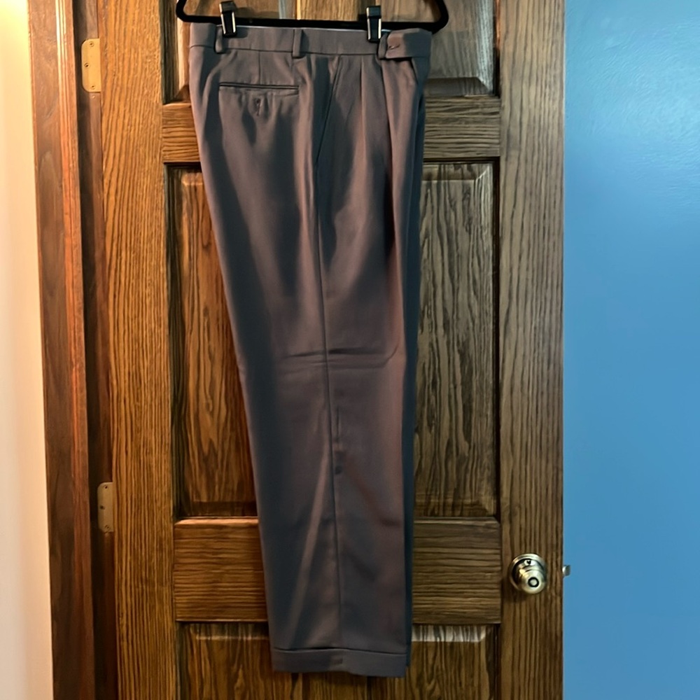 Northern Comfort men’s dress pants

34 x 30

Gray